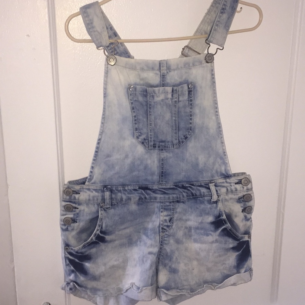 Short overalls